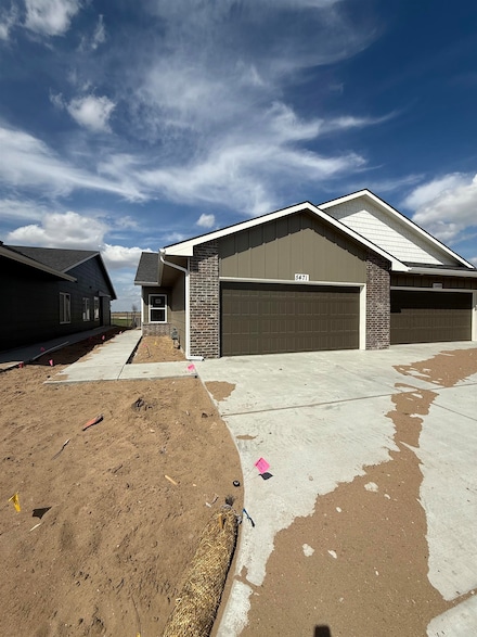5471 Brisk Bay Ct, Maize, KS 67101