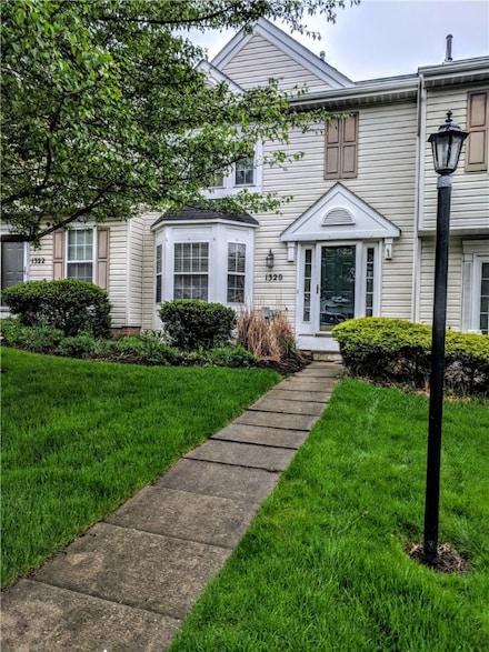 1320 Meadowbrook Dr, Canonsburg, PA 15317