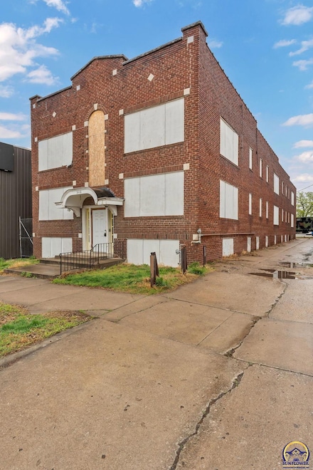 506 SW 6th Ave, Topeka, KS 66603