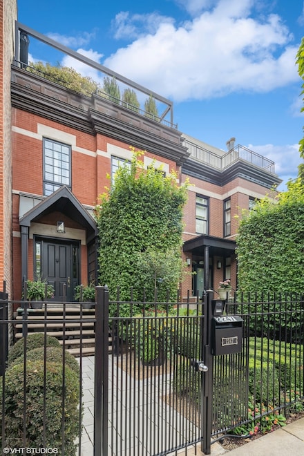 2247 N Clifton Ave, Chicago, IL 60614