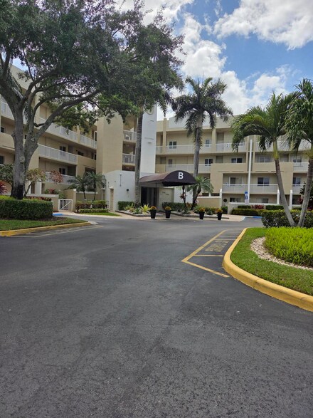 7731 Granville Dr Unit 204, Tamarac, FL 33321