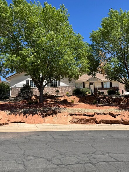 551 Terrace Cir, Washington, UT 84780