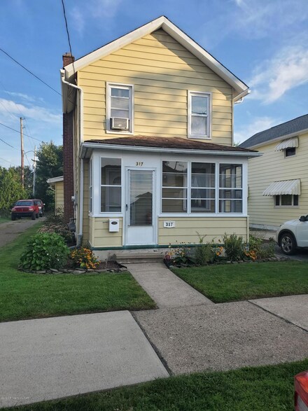 317 Fremont St, West Pittston, PA 18643