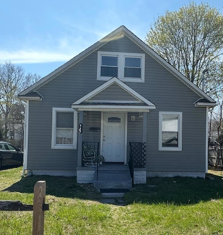 553 Raynor Ave, Riverhead, NY 11901