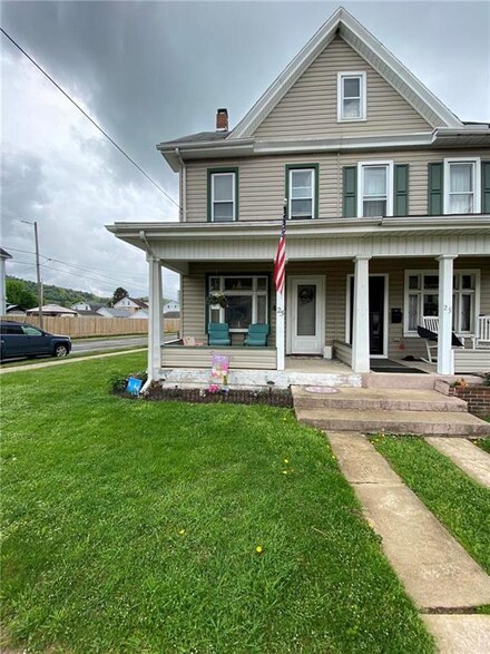 25 2nd Ave, Lehighton, PA 18235