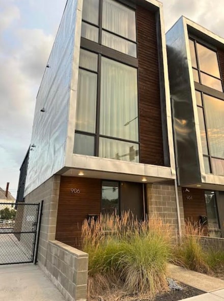 906 E Indiana Ave, Spokane, WA 99207