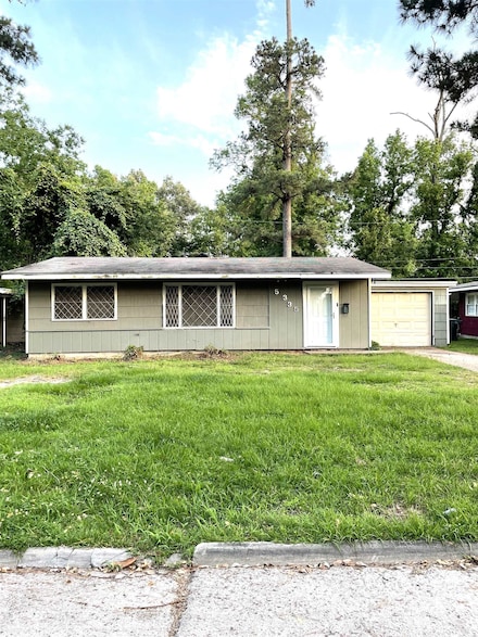 5335 Landry Ln, Beaumont, TX 77708