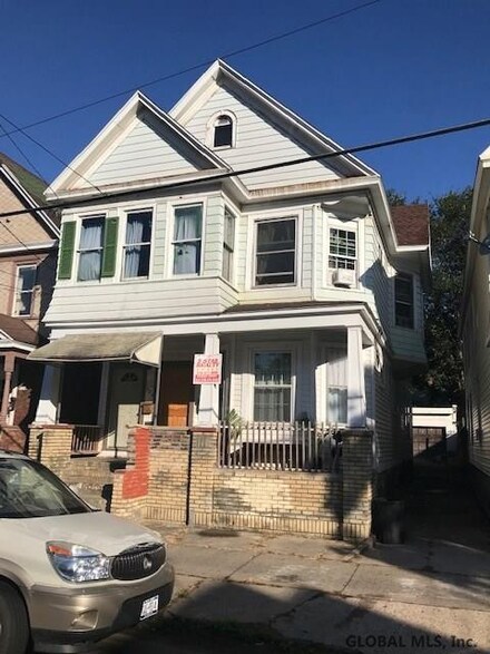 524 Schenectady St, Schenectady, NY 12307
