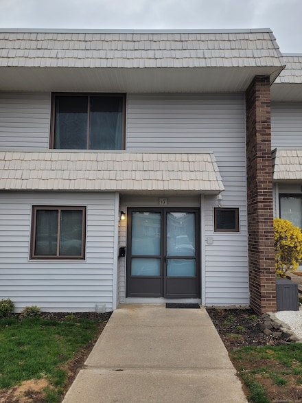 17 Pine Ct, Cromwell, CT 06416