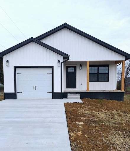 15 David St, Flemingsburg, KY 41041
