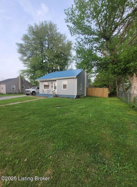 906 Kelly St, Carrollton, KY 41008