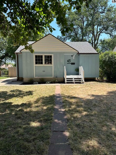 1124 Fairview Rd, McPherson, KS 67460