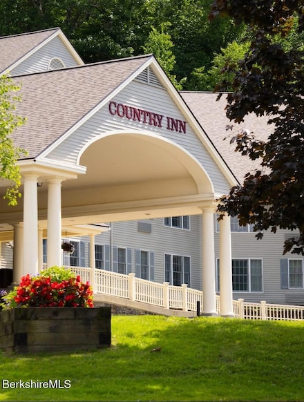 37 Corey Rd Unit 212, Hancock, MA 01237