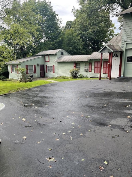 203 Rockland Rd, Pearl River, NY 10965