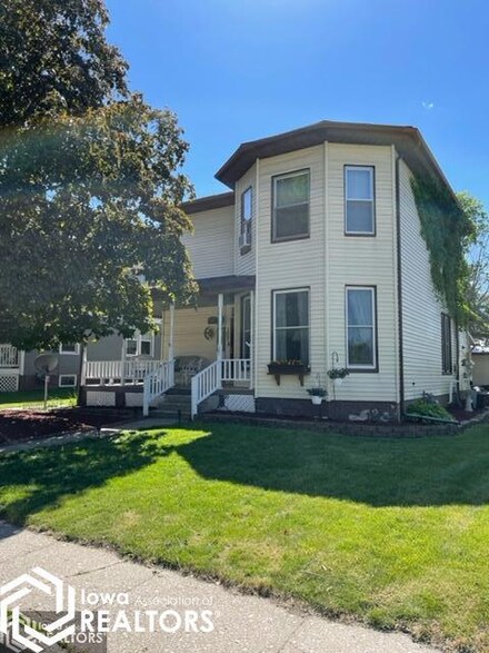 107 N Harrison St, Mount Pleasant, IA 52641