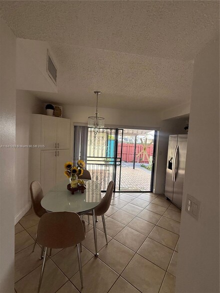 1395 W 41st St Unit 31, Hialeah, FL 33012