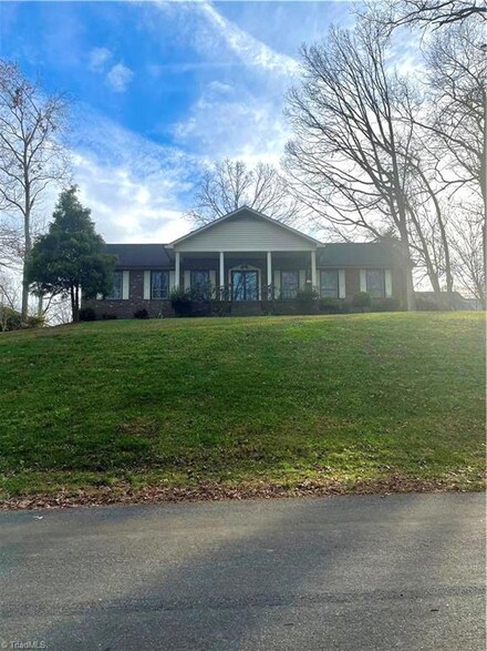 245 Forest Oaks Dr, Dobson, NC 27017