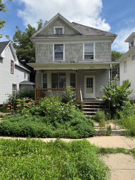 307 Baltimore St, Waterloo, IA 50701
