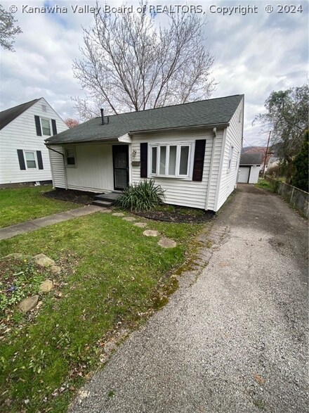 5112 Lancaster Ave, Charleston, WV 25304