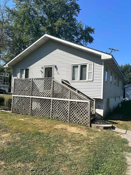 2620 Oklahoma St, Lake Station, IN 46405