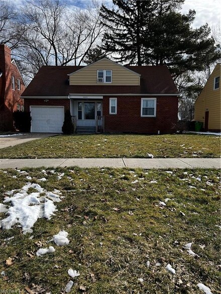 1627 Wrenford Rd, Cleveland, OH 44121