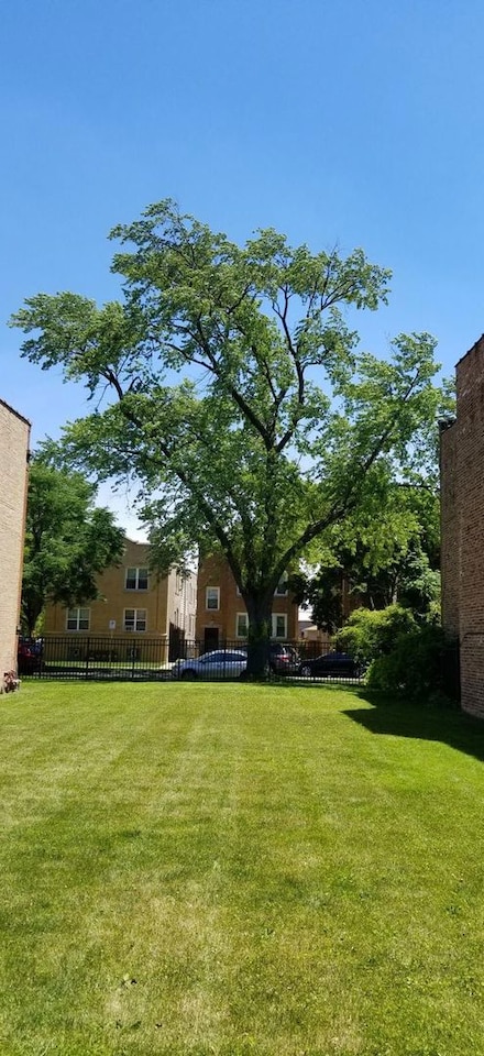 6654 N Artesian Ave, Chicago, IL 60645