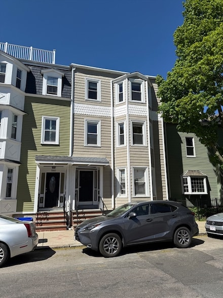 562 E 8th St Unit 2, Boston, MA 02127