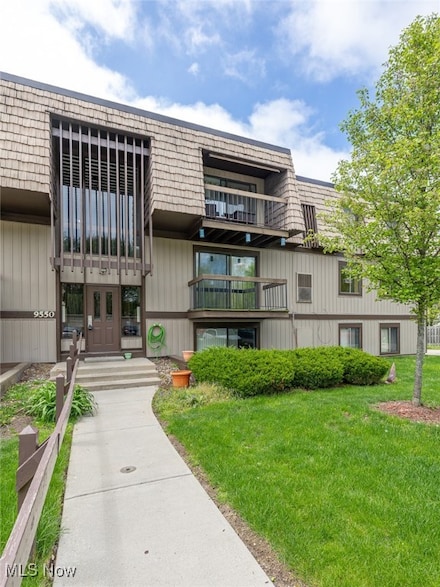 9550 Cove Dr Unit D-18, North Royalton, OH 44133