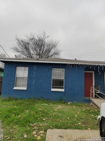 551 J St, San Antonio, TX 78220