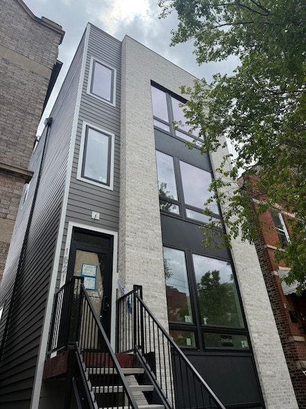 1521 W 17th St Unit 1, Chicago, IL 60608