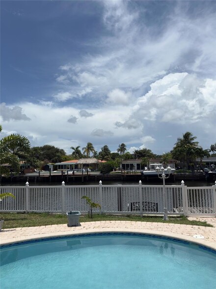 411 SE 2nd Ave, Pompano Beach, FL 33060