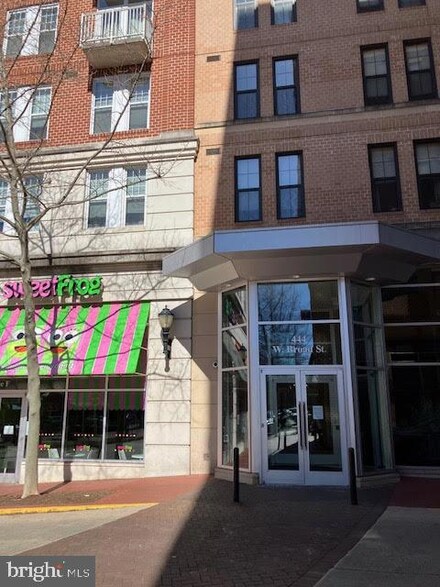 444 W Broad St Unit 230, Falls Church, VA 22046