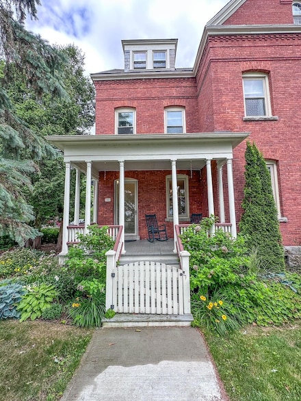 142 Us Oval, Plattsburgh, NY 12903