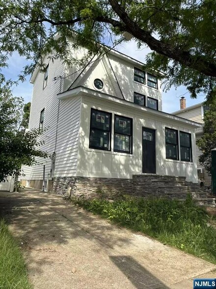 37 Cypress St, Millburn, NJ 07041