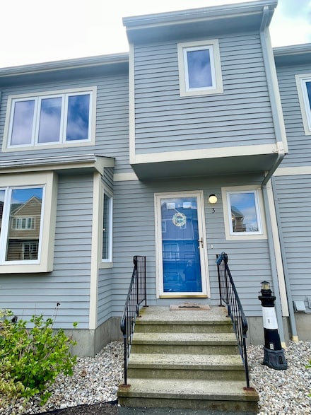 661 Silver Sands Rd Unit A3, East Haven, CT 06512