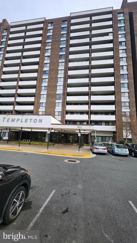 250 S Reynolds St Unit 105, Alexandria, VA 22304