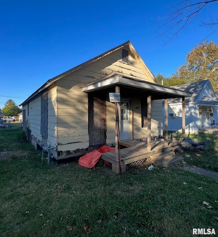 1118 6th St, Lincoln, IL 62656
