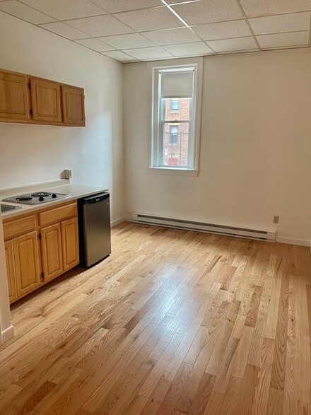 854 Beacon St Unit 3, Boston, MA 02215