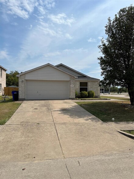 125 Southwestern Dr, Forney, TX 75126