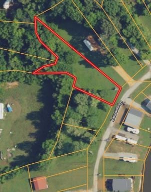 111 Lakeside Ln, Decaturville, TN 38329