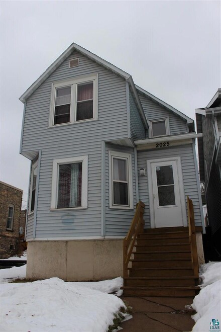 2025 W 3rd St, Duluth, MN 55806