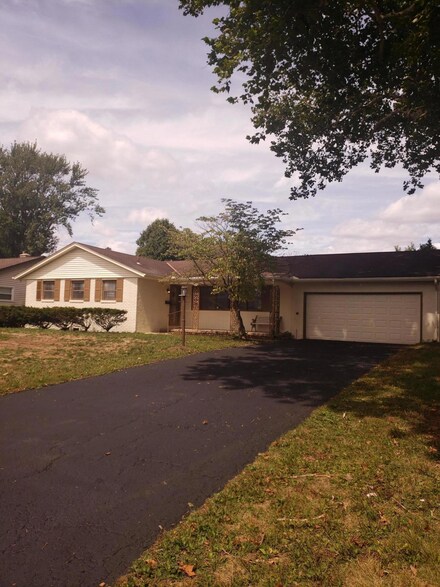 2694 Schaaf Dr, Columbus, OH 43209