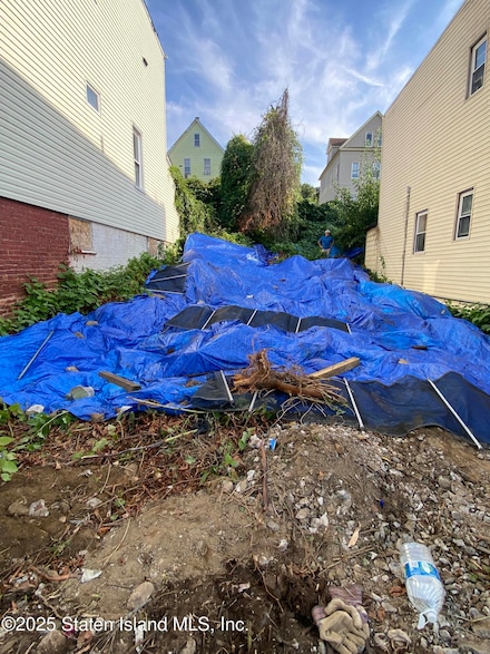 210 Benziger Ave, Staten Island, NY 10301