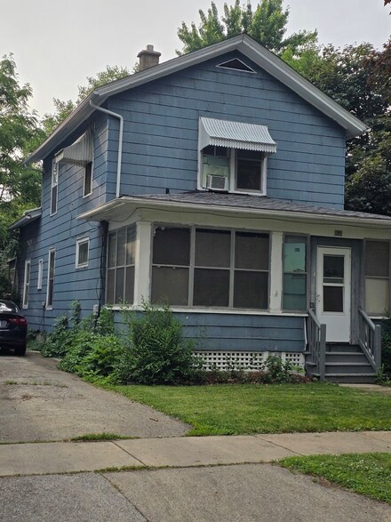 565 S Lasalle St, Aurora, IL 60505