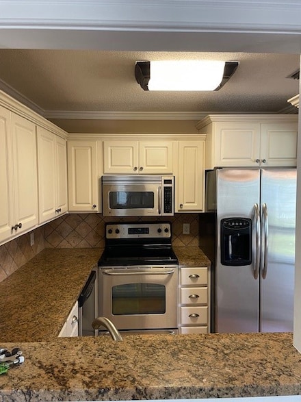 220 Harbour Oaks Dr, Saint Simons Island, GA 31522