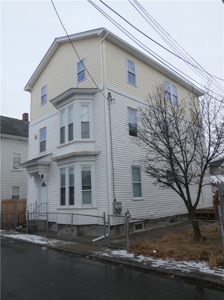 47 Nolan St, Providence, RI 02908