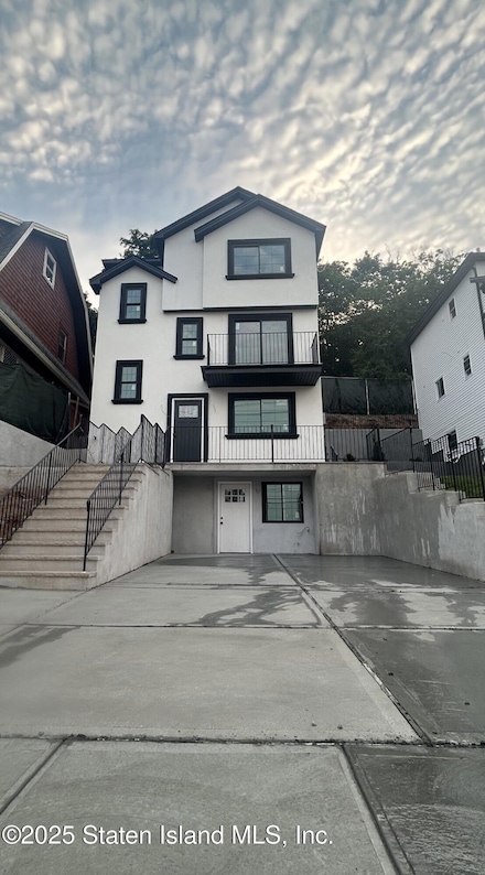 810 van Duzer St, Staten Island, NY 10304