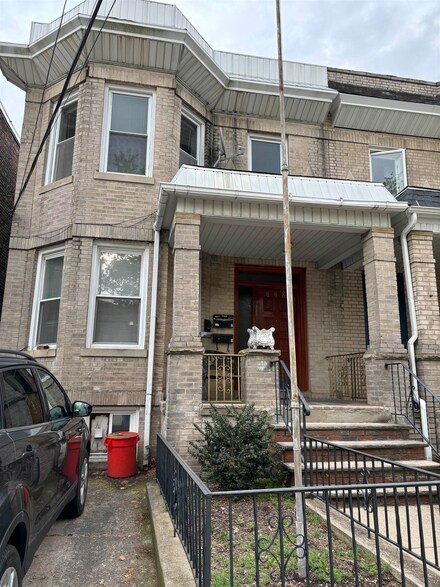 448 Gregory Ave Unit 1, Weehawken, NJ 07086