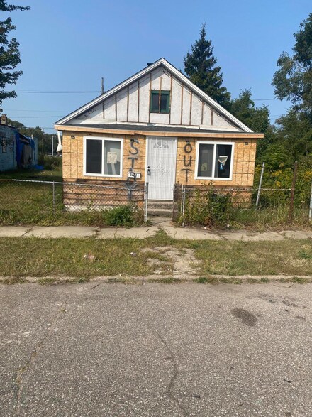 2484 Massachusetts St, Gary, IN 46407