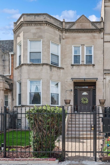 427 E 50th St, Chicago, IL 60615